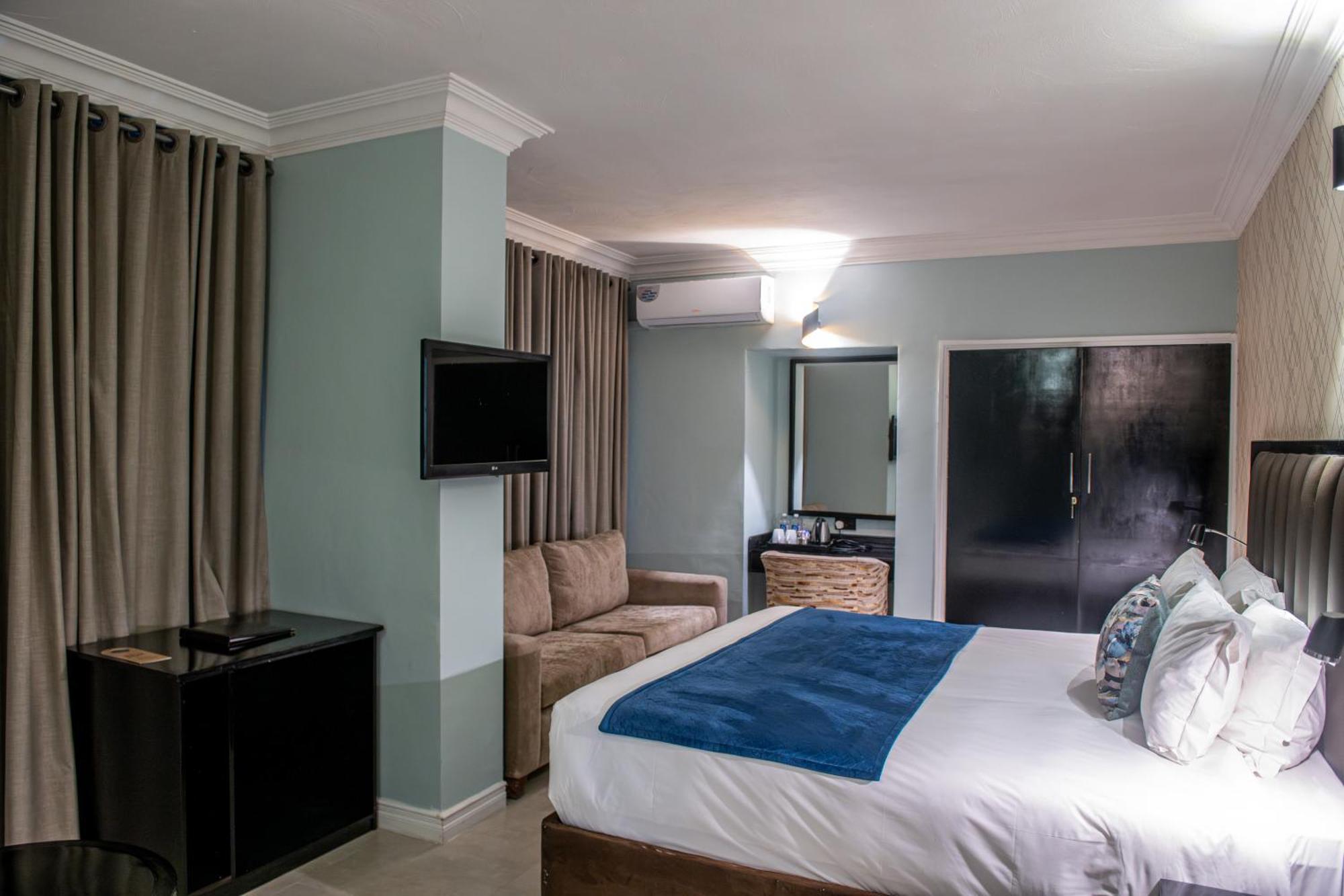 New Ambassador Hotel Хараре Екстер'єр фото