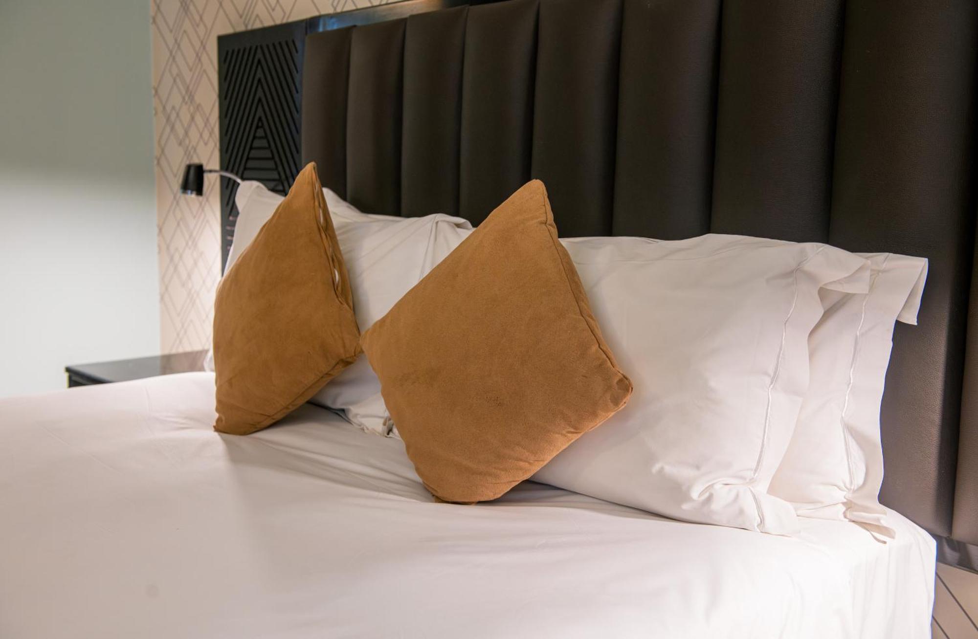 New Ambassador Hotel Хараре Екстер'єр фото