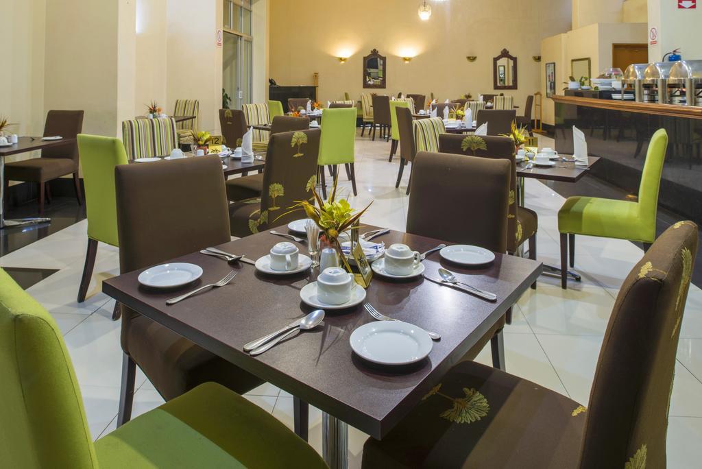 New Ambassador Hotel Хараре Екстер'єр фото