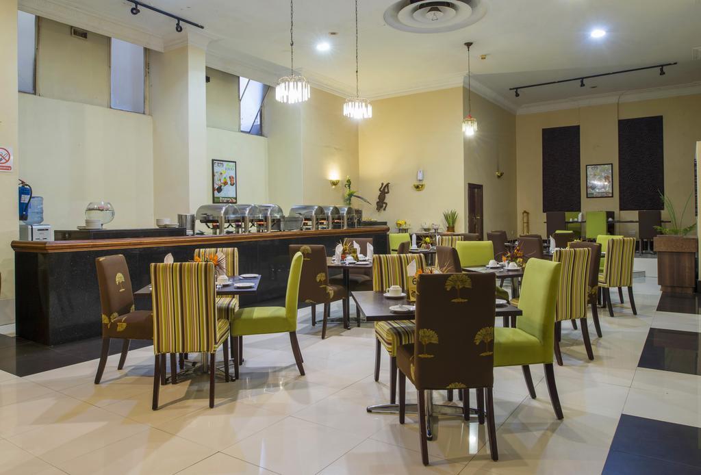 New Ambassador Hotel Хараре Екстер'єр фото