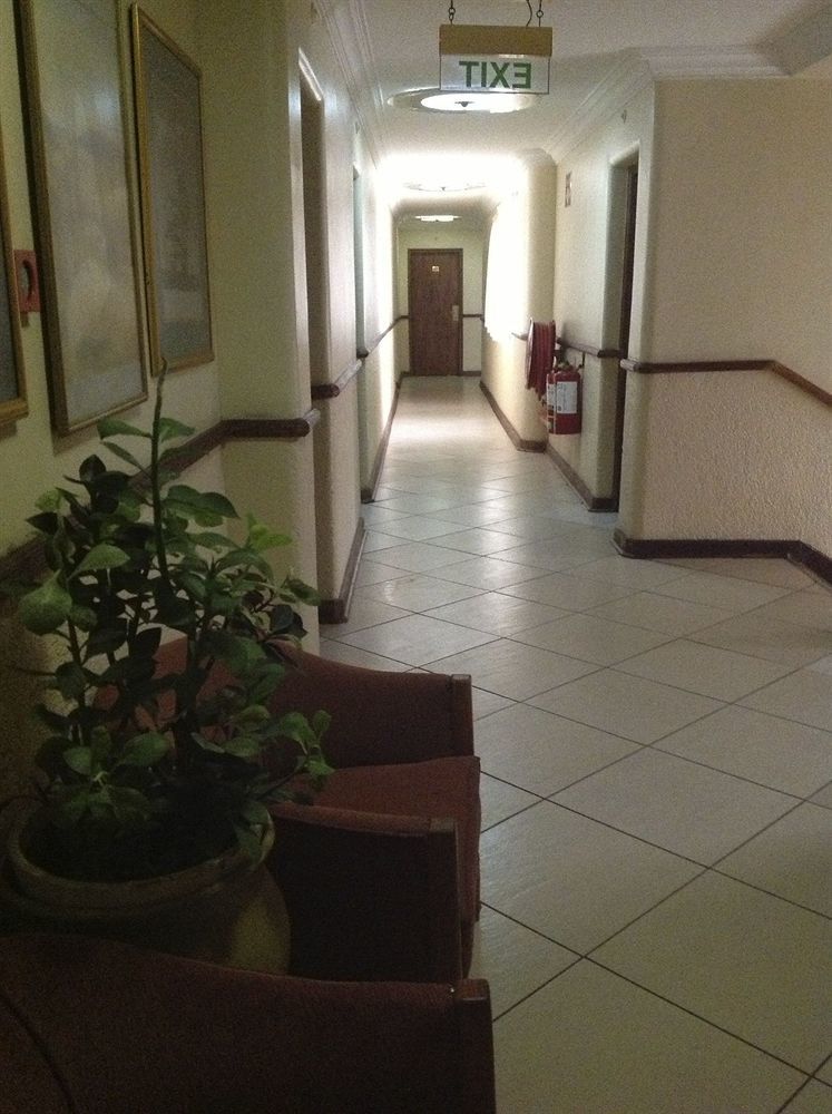 New Ambassador Hotel Хараре Екстер'єр фото